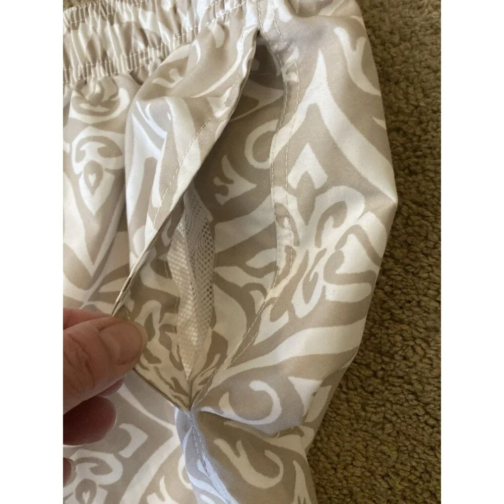 H&M Beige and White Geometric Print Coastal Style Swim Shorts Men’s Size M